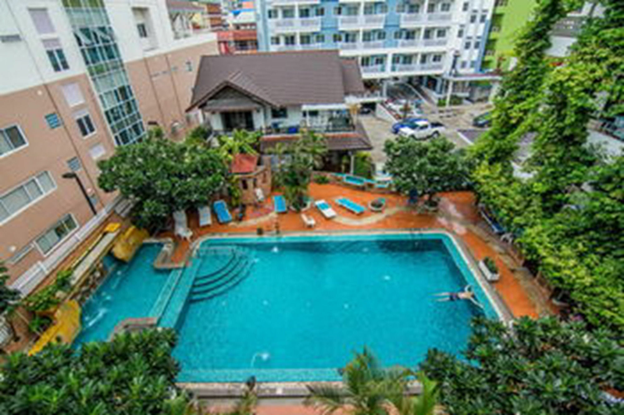 Sutus Court 2 Hotel Pattaya Exterior photo