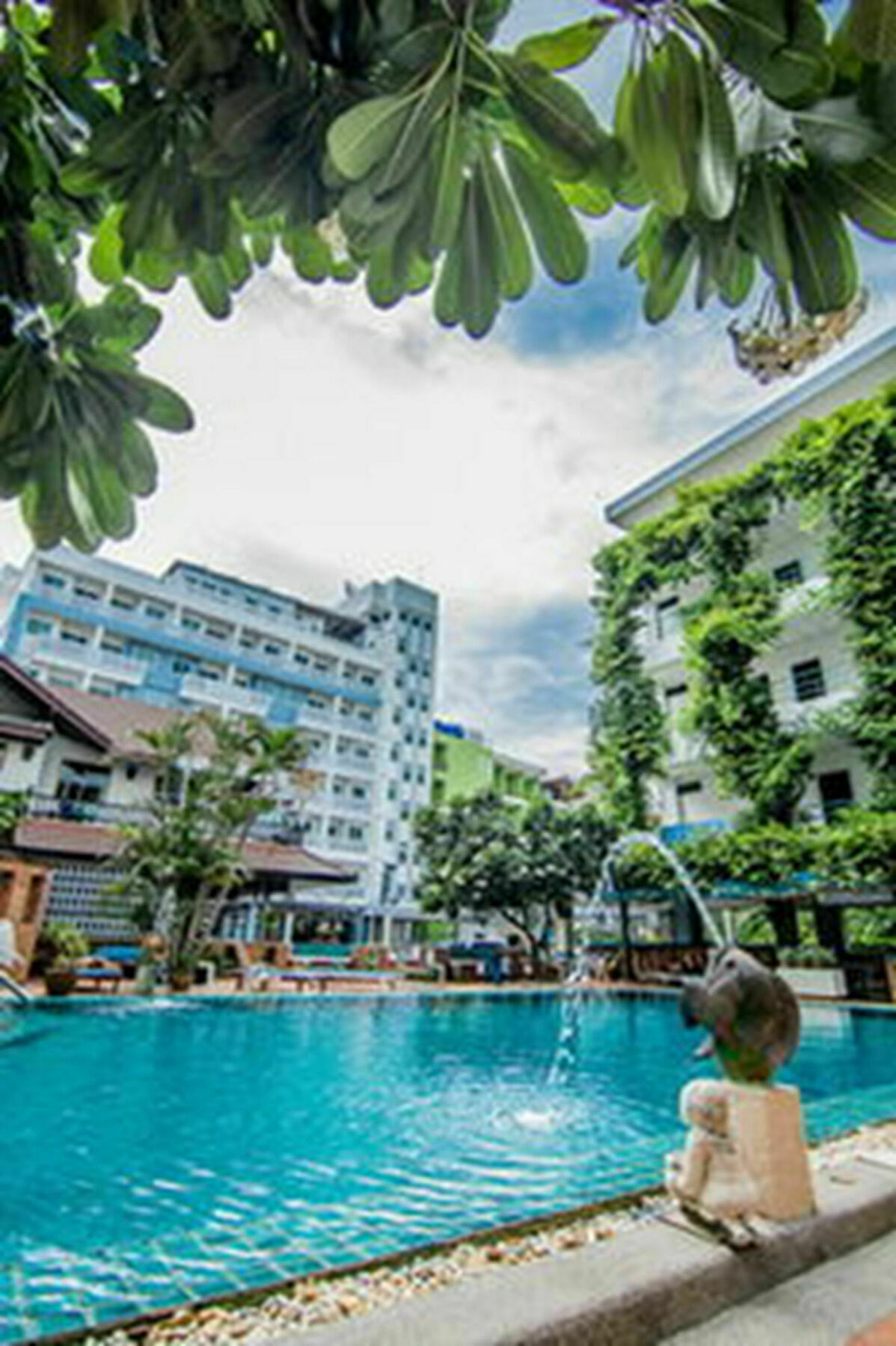 Sutus Court 2 Hotel Pattaya Exterior photo