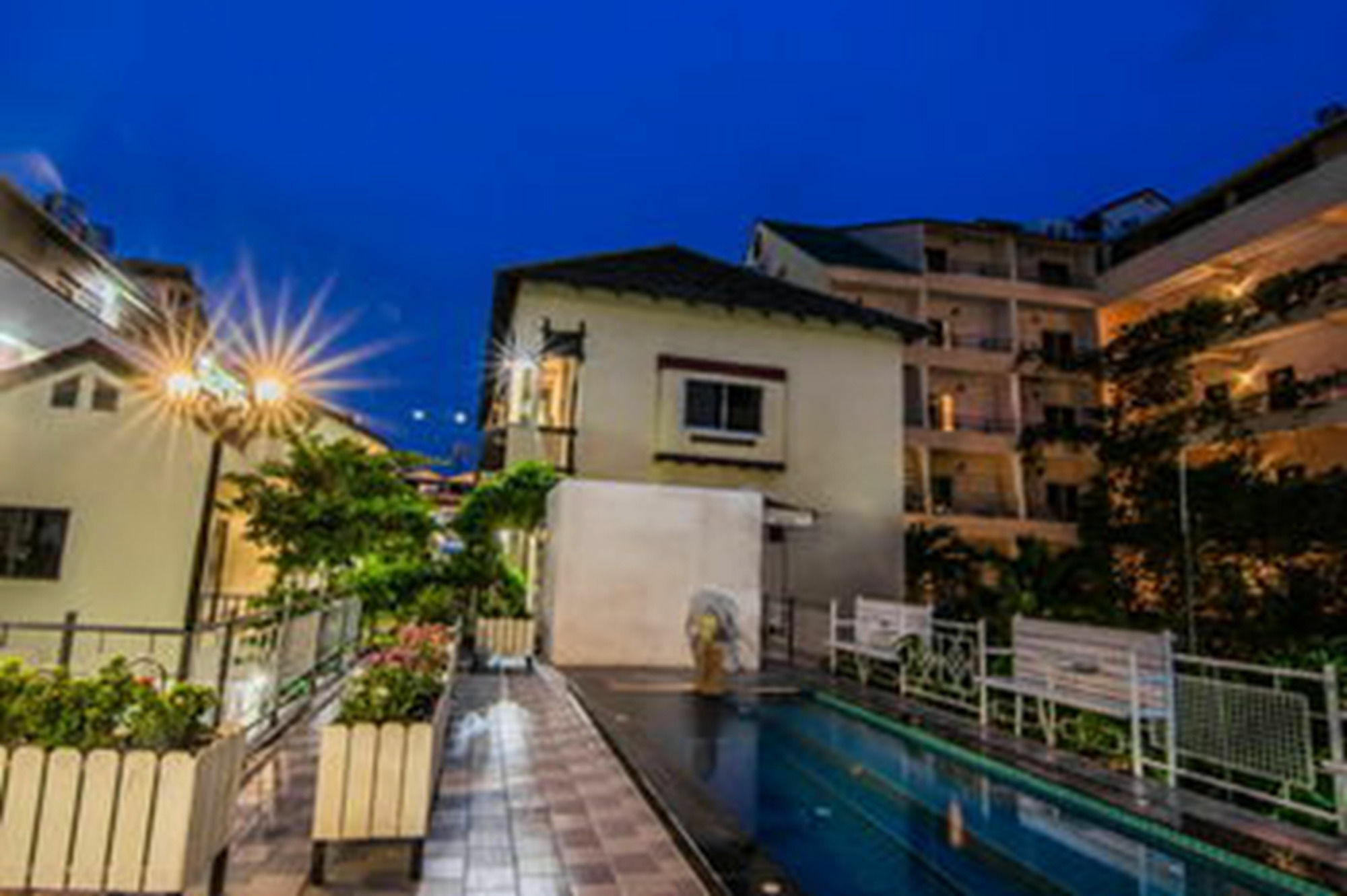 Sutus Court 2 Hotel Pattaya Exterior photo